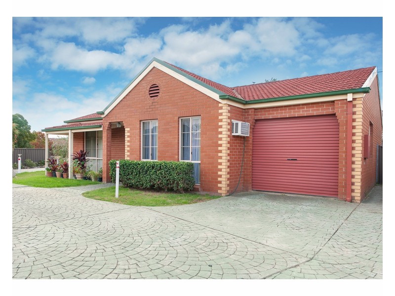 1/14 Graetz Court, Lavington NSW 2641
