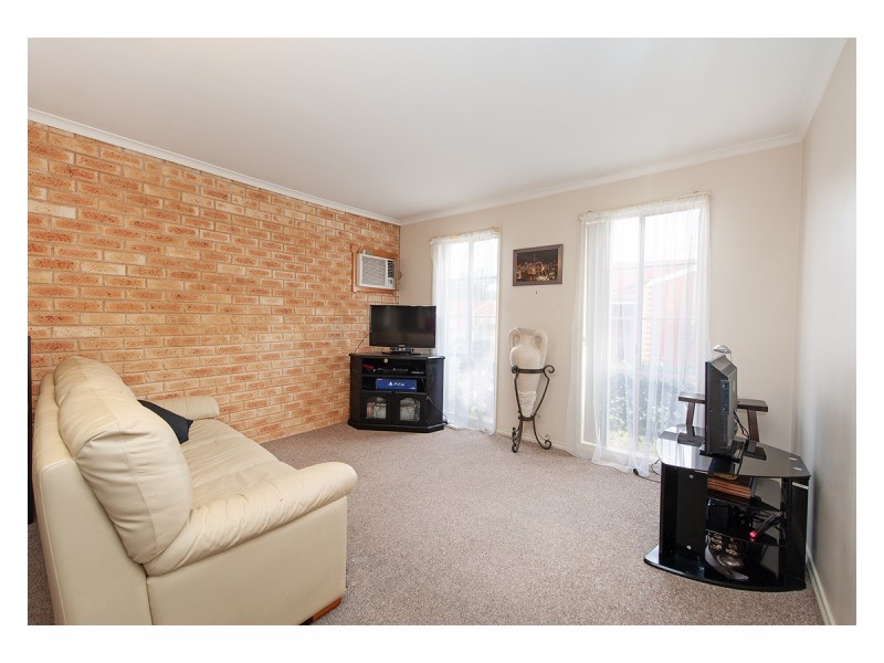 1/14 Graetz Court, Lavington NSW 2641