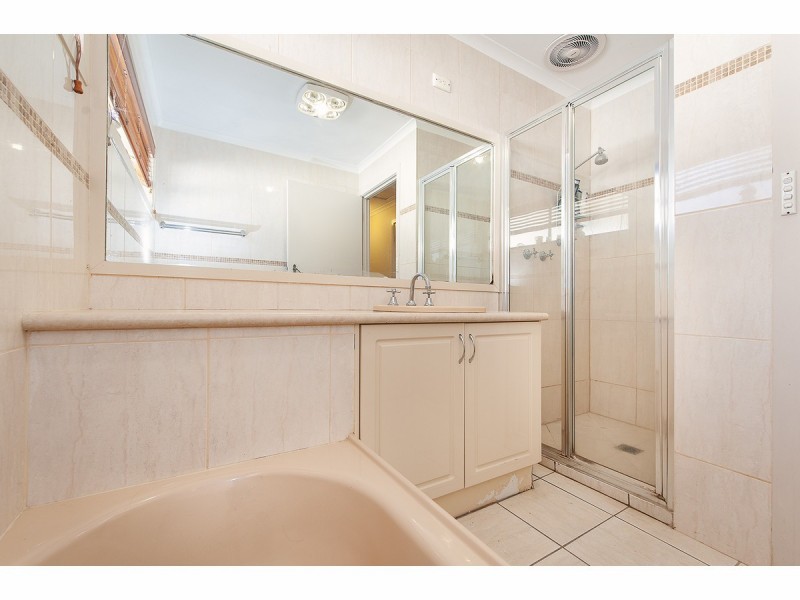 391 Gayview Cresent, Lavington NSW 2641