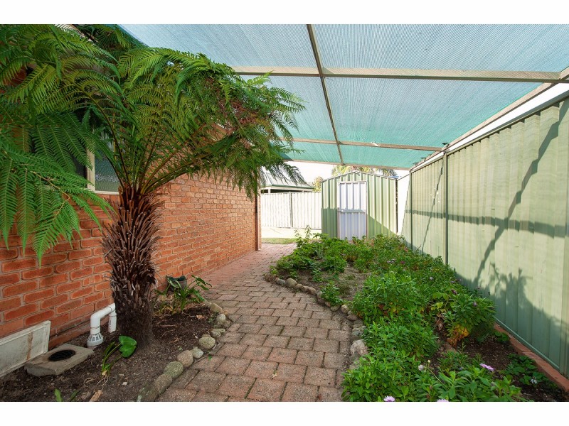 10 Valerie Way, Lavington NSW 2641