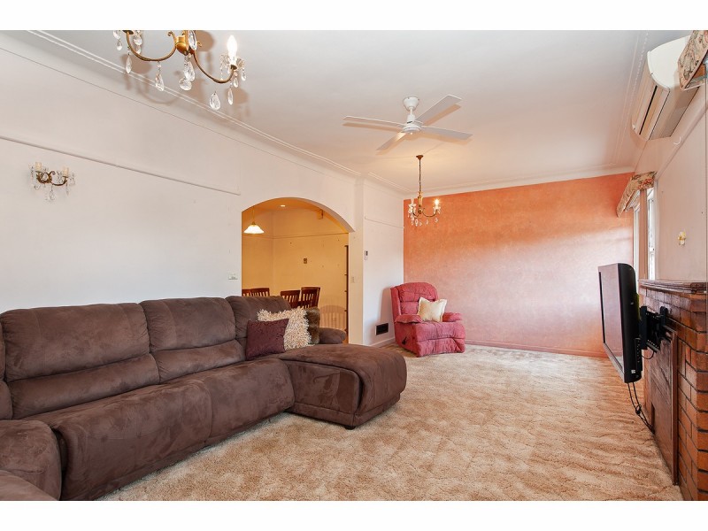 303 Cadell Street, East Albury NSW 2640