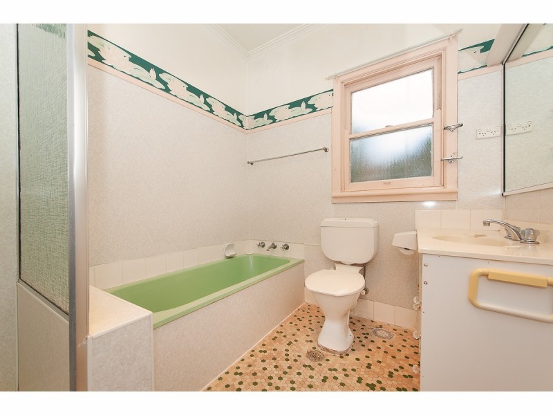 303 Cadell Street, East Albury NSW 2640