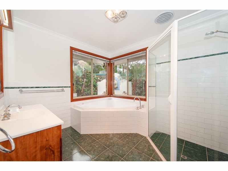 28 Hamilton Valley Court, Lavington NSW 2641