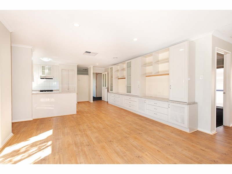 8 Jevington Drive, Wodonga VIC 3690