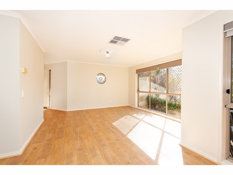 8 Jevington Drive, Wodonga VIC 3690