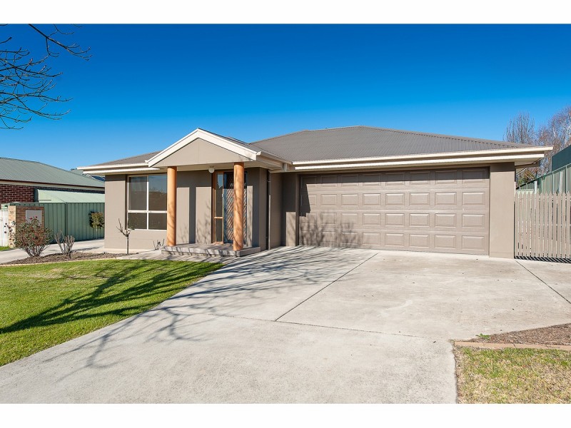 1 & 2/35 Handel Street, Glenroy NSW 2640