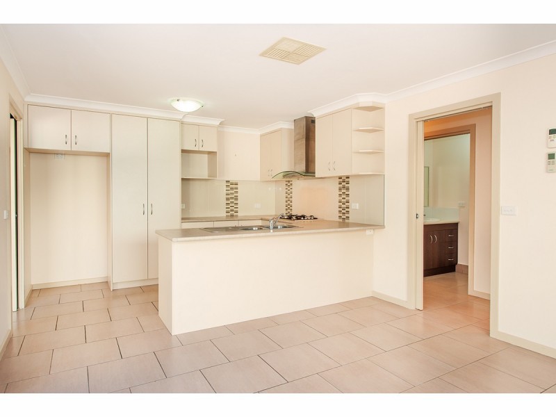 1 & 2/35 Handel Street, Glenroy NSW 2640