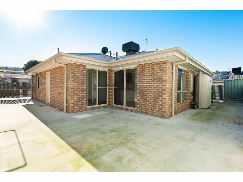 1 & 2/35 Handel Street, Glenroy NSW 2640