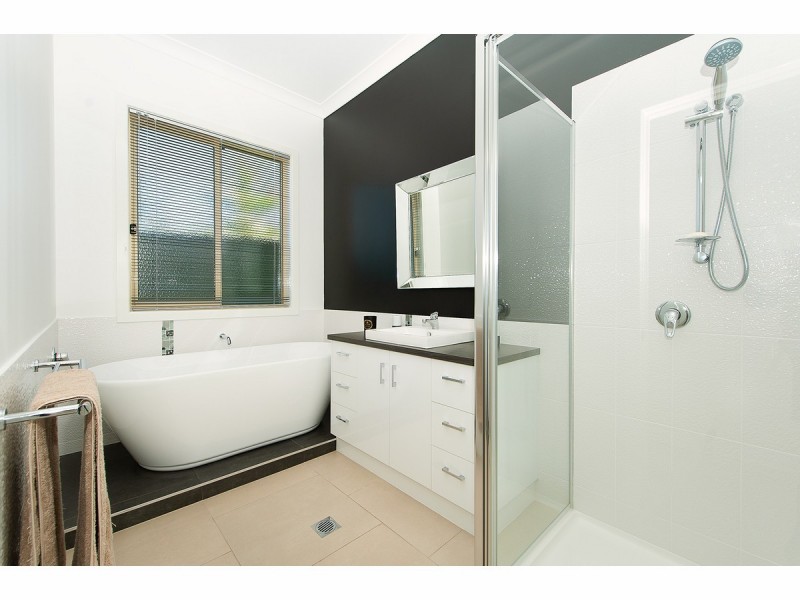 1 & 2/35 Handel Street, Glenroy NSW 2640