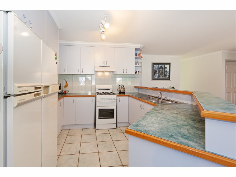 85 Southernview Drive, West Albury NSW 2640