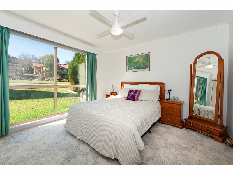 85 Southernview Drive, West Albury NSW 2640