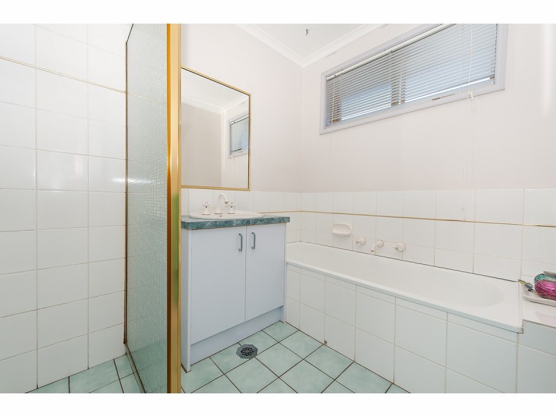 85 Southernview Drive, West Albury NSW 2640