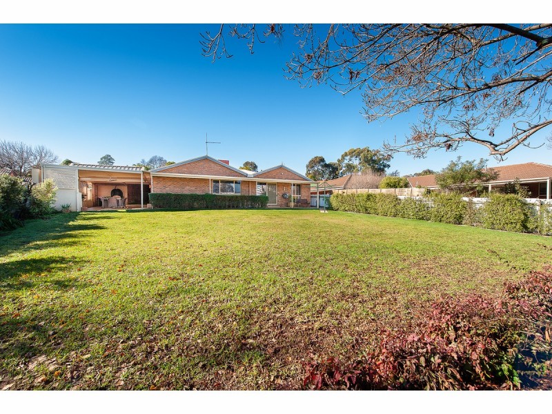 85 Southernview Drive, West Albury NSW 2640
