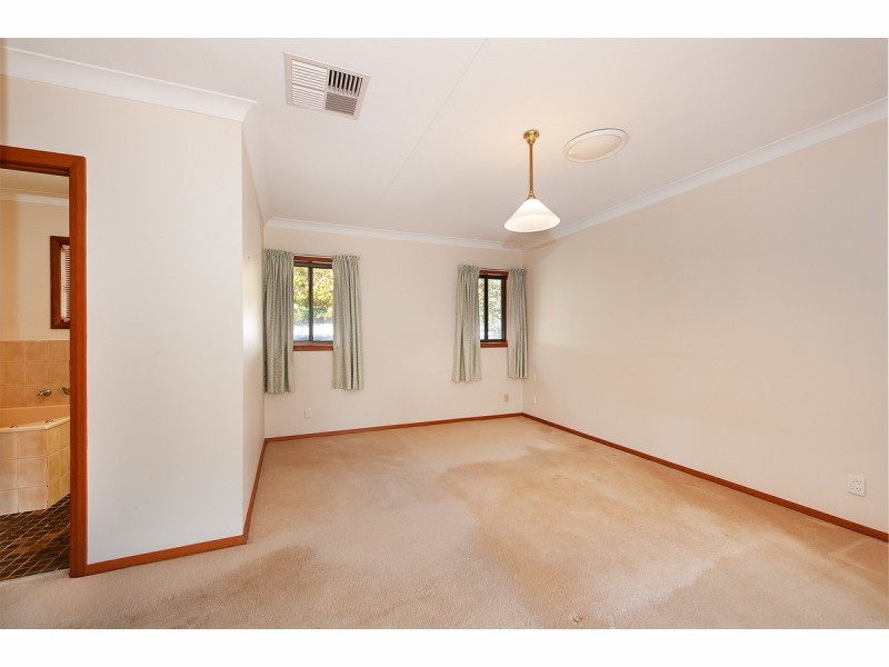 407 Halehaven Crescent, Lavington NSW 2641
