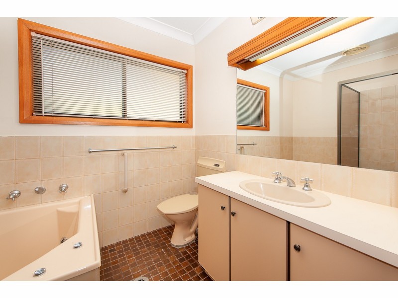 407 Halehaven Crescent, Lavington NSW 2641