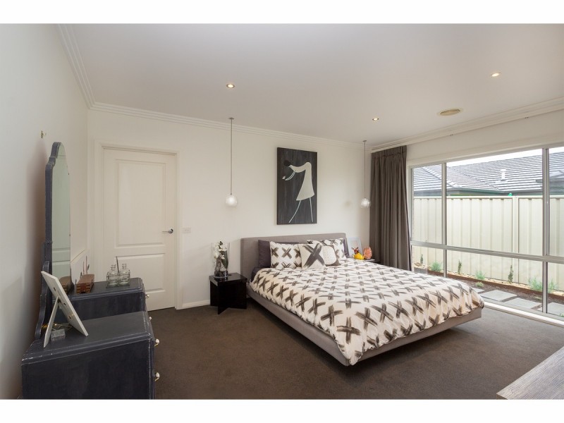 9 Cremin Court, Thurgoona NSW 2640