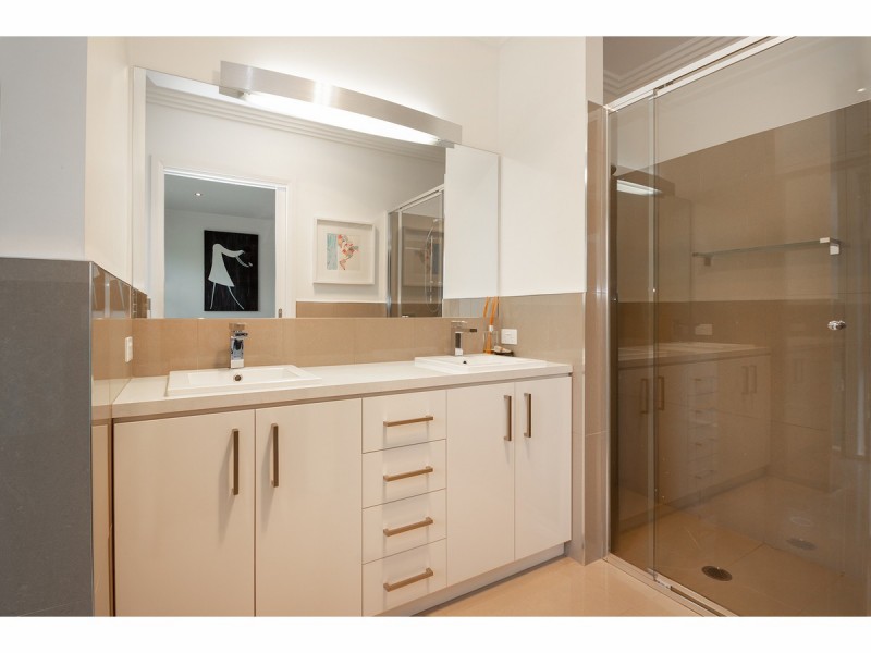 9 Cremin Court, Thurgoona NSW 2640