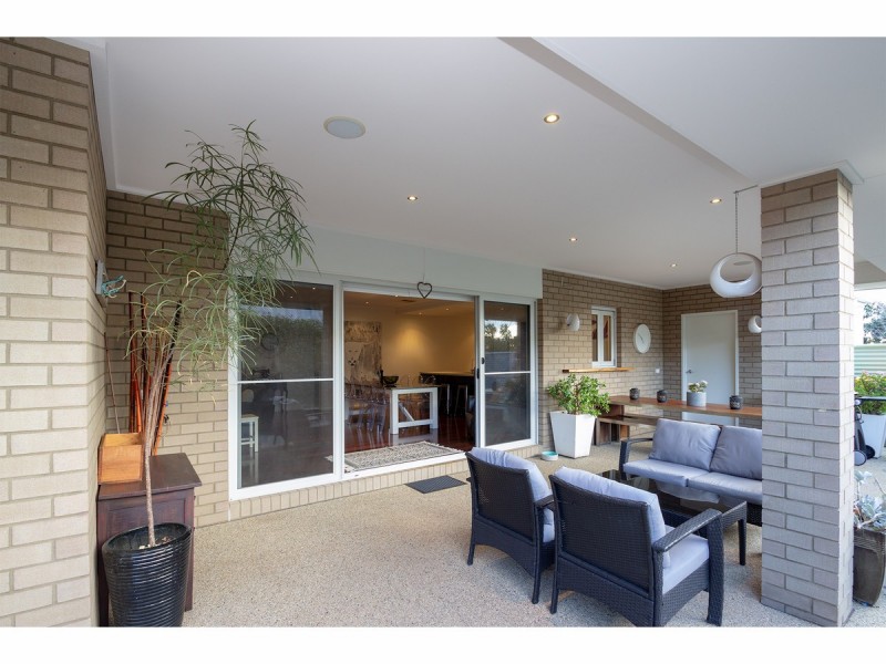 9 Cremin Court, Thurgoona NSW 2640