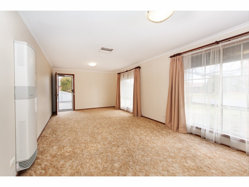 1/418 Ross Circuit, Lavington NSW 2641
