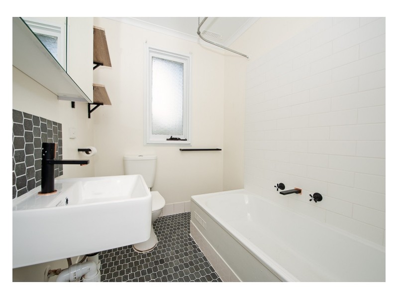 36 Hibiscus Crescent, West Albury NSW 2640