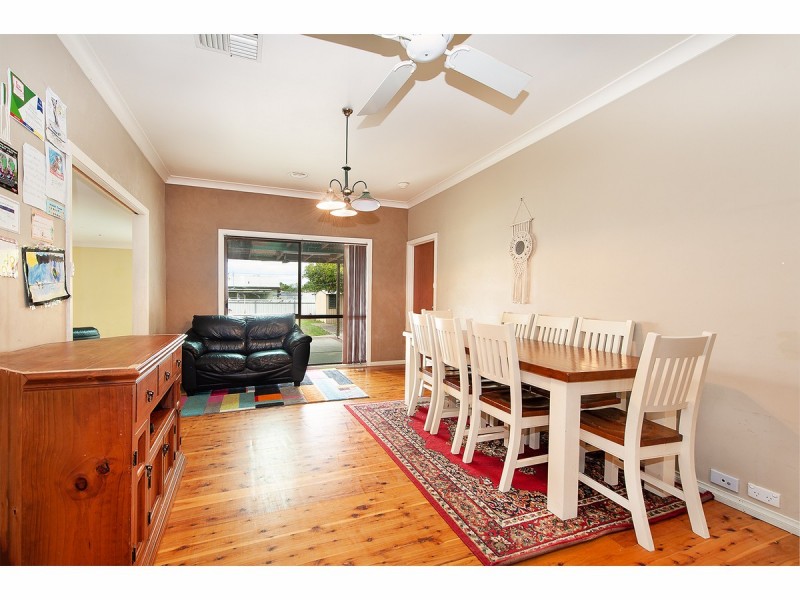 403 Nowland Avenue, Lavington NSW 2641