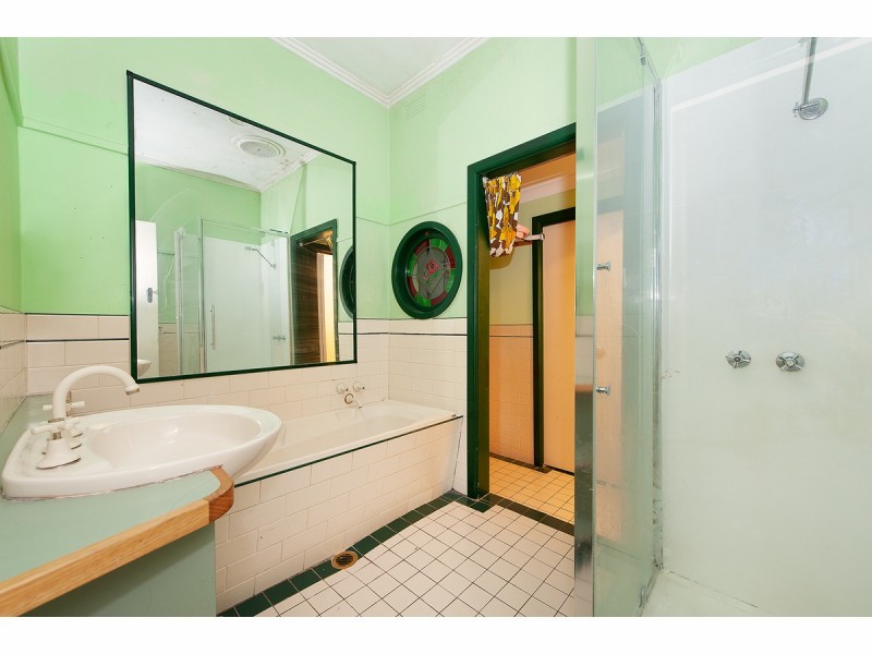 403 Nowland Avenue, Lavington NSW 2641