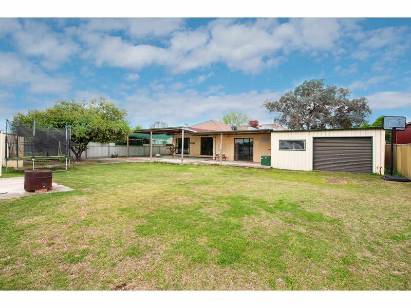 403 Nowland Avenue, Lavington NSW 2641