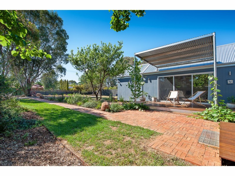 131 Hammer Street, Howlong NSW 2643