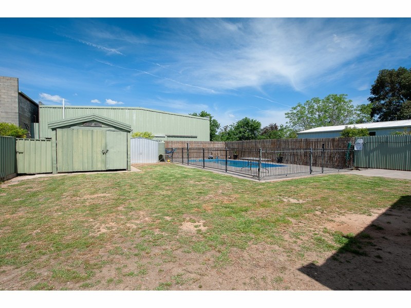 480 Griffith Road, Lavington NSW 2641