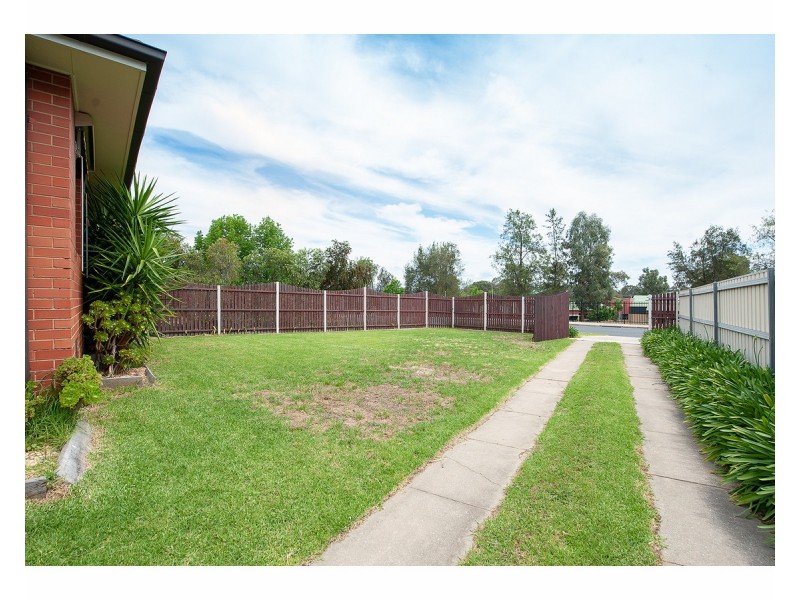 1 Curringa Place, Springdale Heights NSW 2641