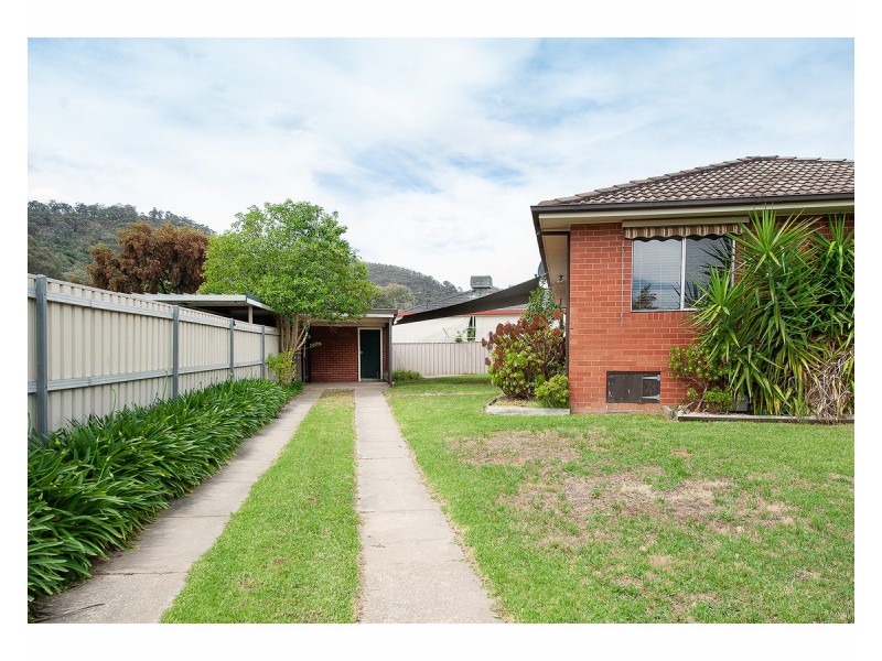 1 Curringa Place, Springdale Heights NSW 2641