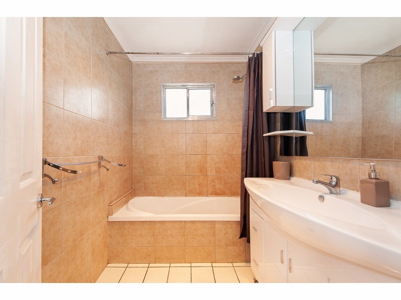 447 Bell Street, Lavington NSW 2641