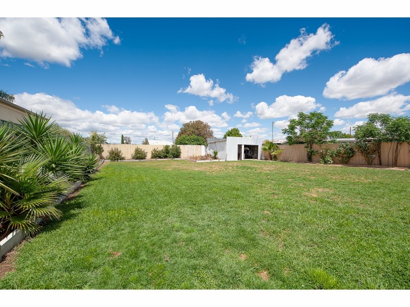 447 Bell Street, Lavington NSW 2641