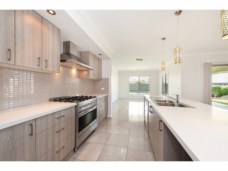 243 Kosciuszko Road, Thurgoona NSW 2640