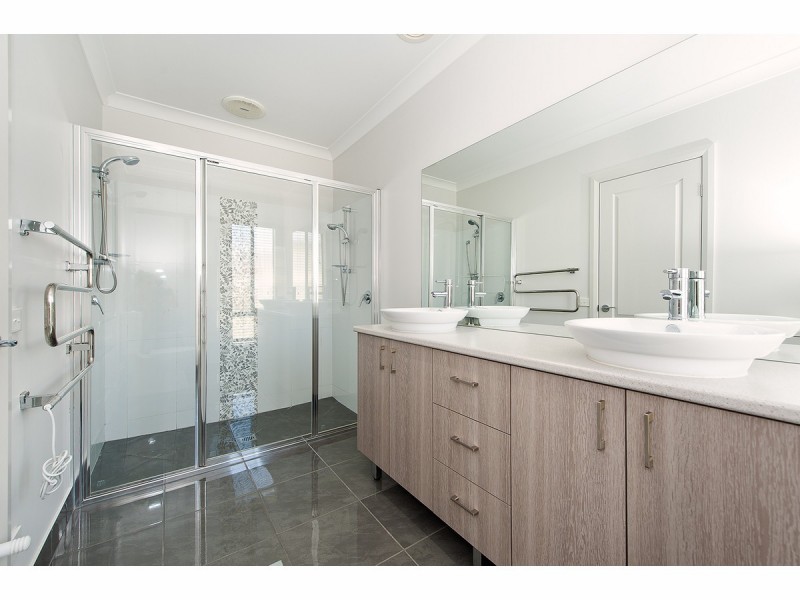 243 Kosciuszko Road, Thurgoona NSW 2640