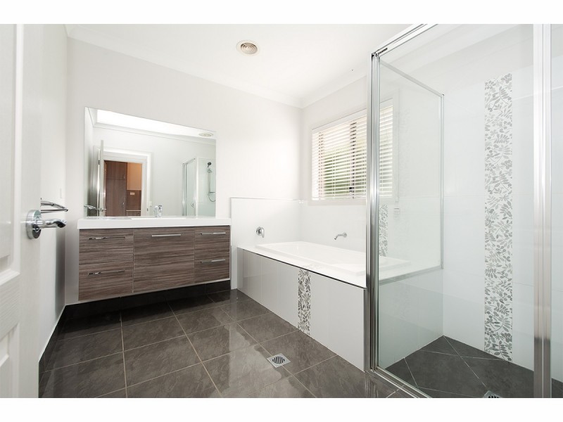 243 Kosciuszko Road, Thurgoona NSW 2640