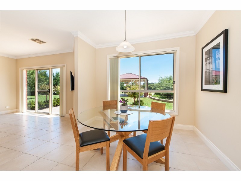 26 Lobbe Road, Thurgoona NSW 2640