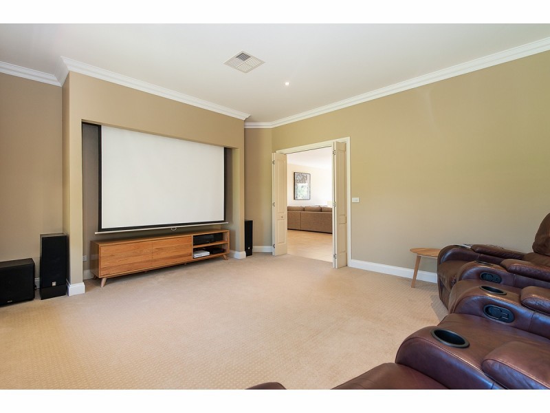 26 Lobbe Road, Thurgoona NSW 2640