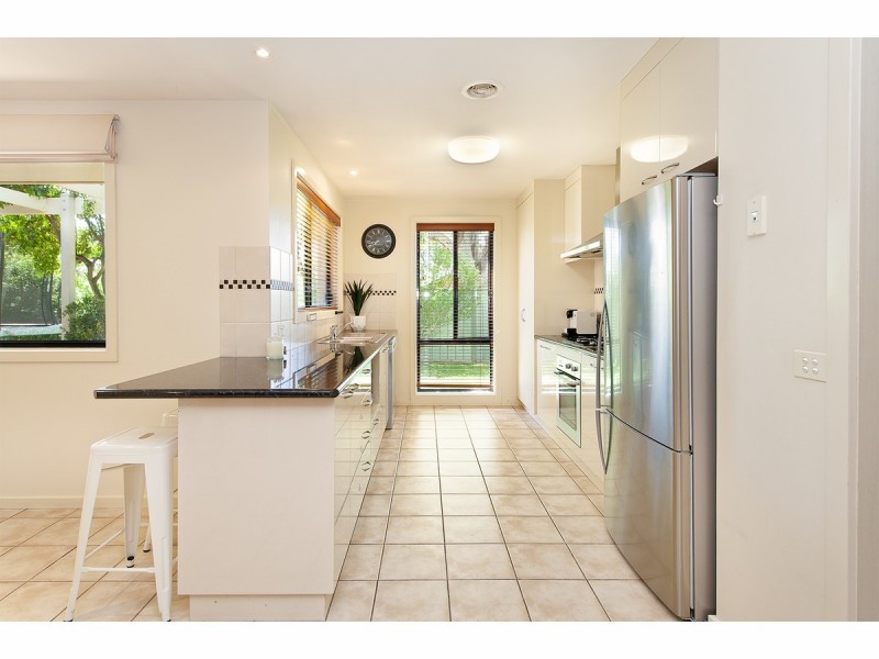 32 Jenny Wren Place, East Albury NSW 2640