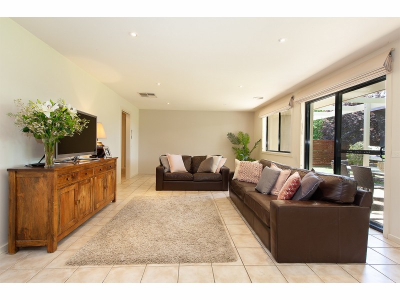 32 Jenny Wren Place, East Albury NSW 2640