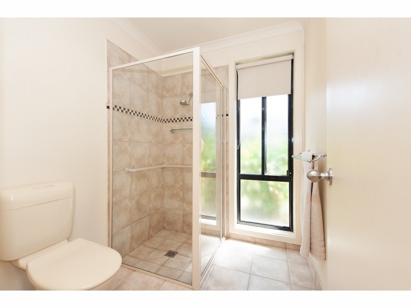 32 Jenny Wren Place, East Albury NSW 2640