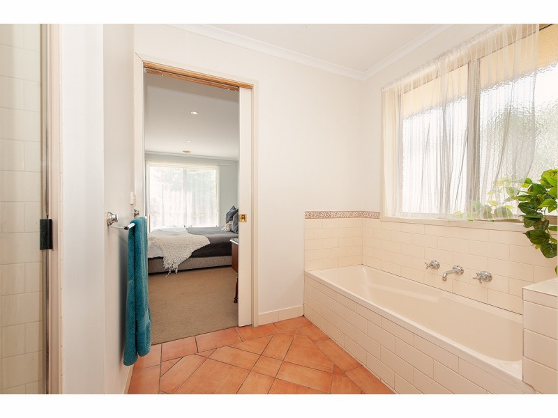 11 Fenwick Court, Wodonga VIC 3690