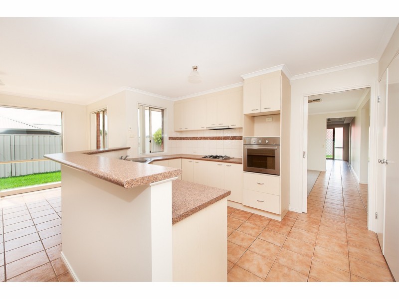 7 Hawk Place, West Wodonga VIC 3690