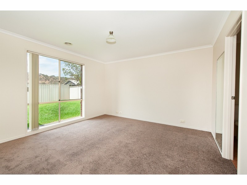 7 Hawk Place, West Wodonga VIC 3690