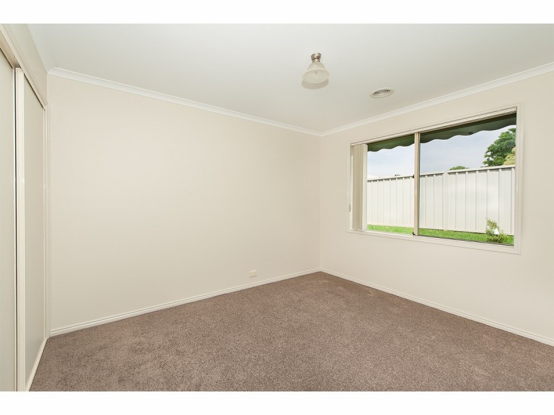 7 Hawk Place, West Wodonga VIC 3690