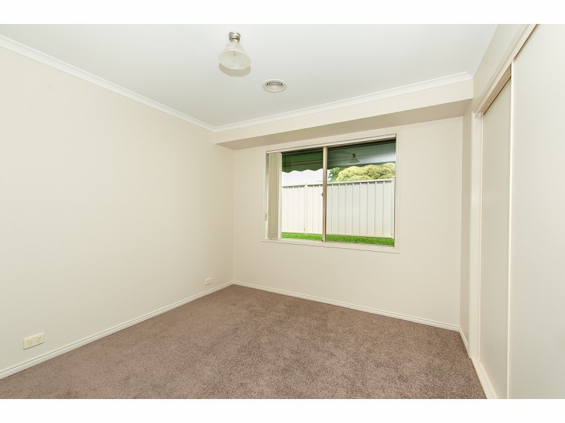 7 Hawk Place, West Wodonga VIC 3690