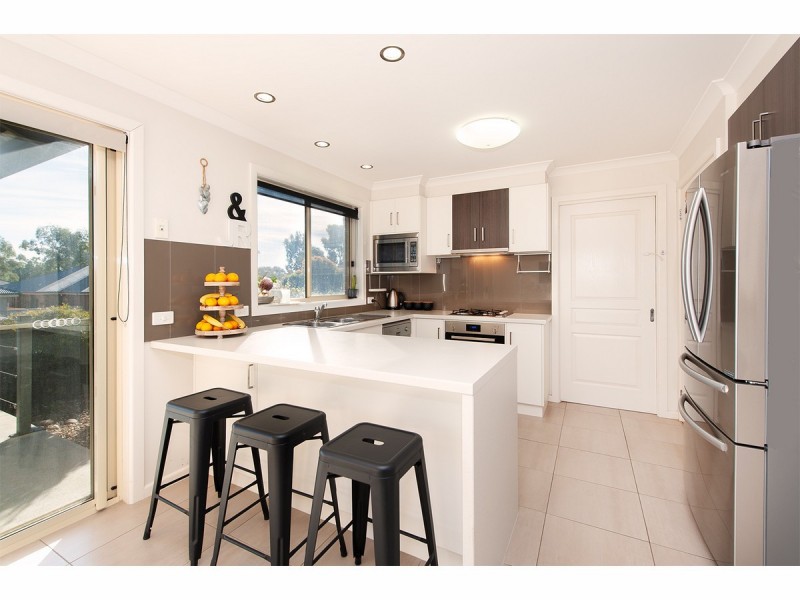 16 Scott Place, Thurgoona NSW 2640