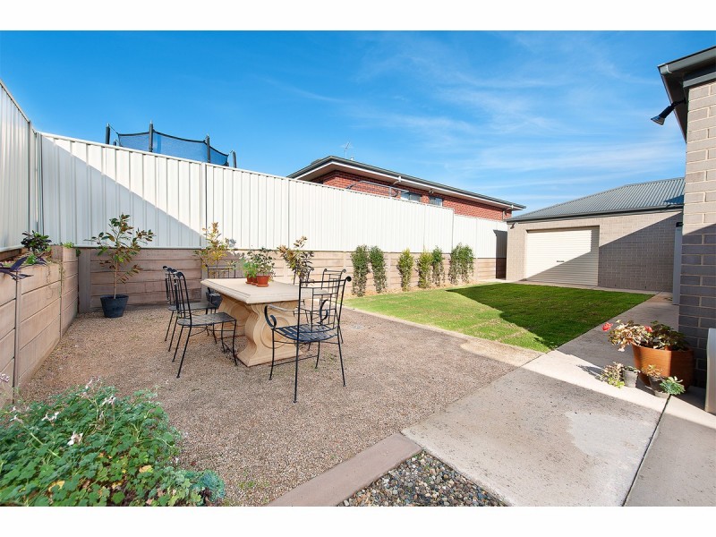 16 Scott Place, Thurgoona NSW 2640