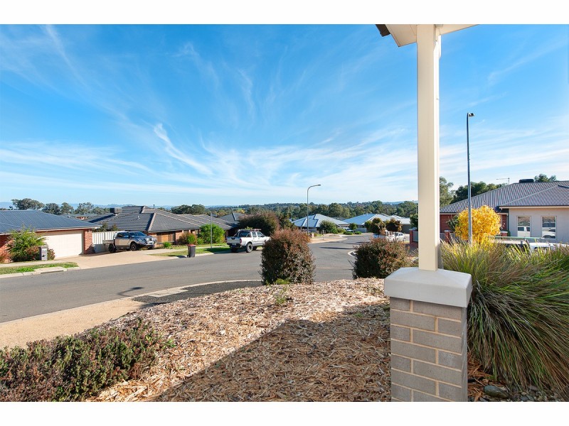 16 Scott Place, Thurgoona NSW 2640