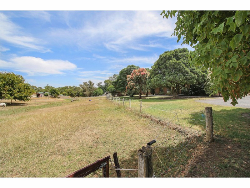 121 – 123 Clarke Street, Howlong NSW 2643